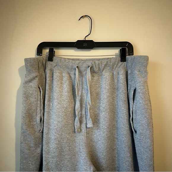 Men’s 100% Polyester Gray Jogger Sweatpants Drawstring Pockets - Picture 3 of 7